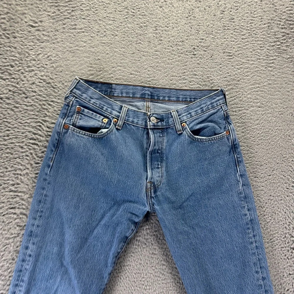 Levis before purchasing